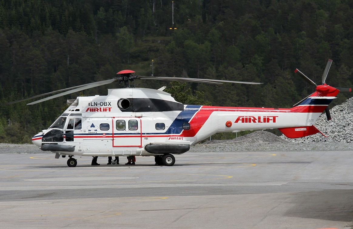 victoriahelicopters.com